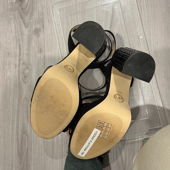 Michael Kors Black Heels (Yoonie platform) - Picture 4 of 5